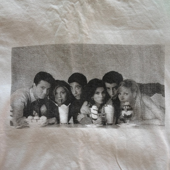 FRIENDS Graphic White T-shirt - Picture 9 of 9